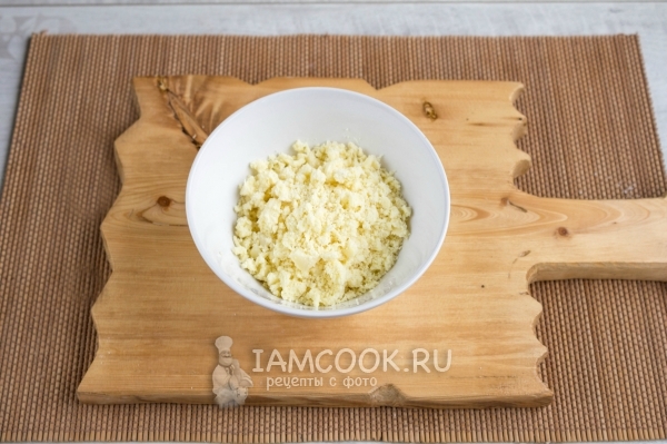 Измельчить шоколад