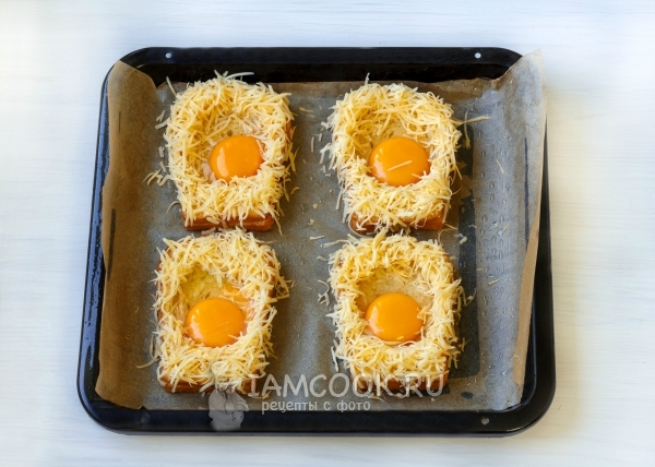 Посыпать сыром