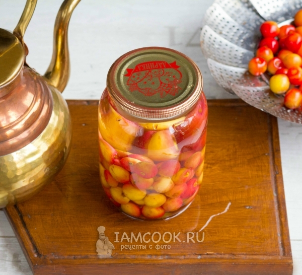 Залить ягоды кипятком