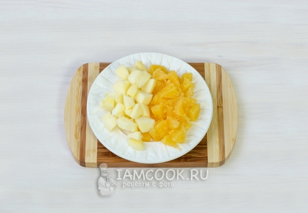 Порезать апельсины и яблоки