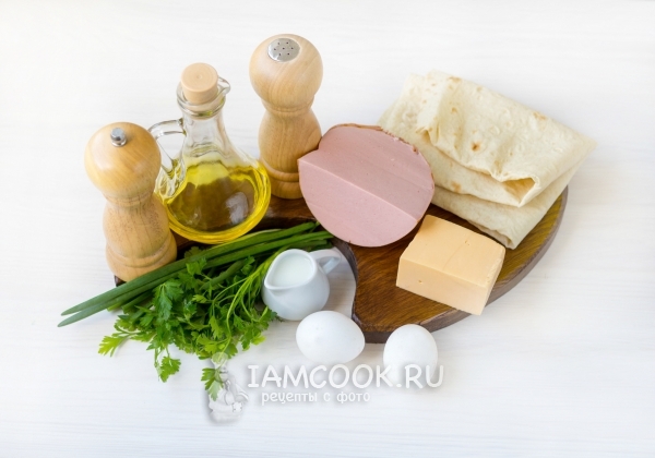 Ингредиенты для жареного лаваша с колбасой и сыром