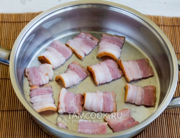 Обжарить бекон