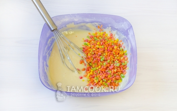 Положить цукаты