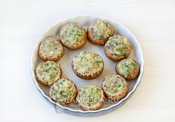 Нафаршировать грибы