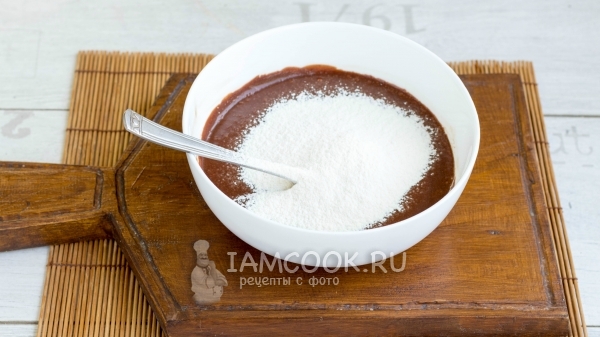 Всыпать муку