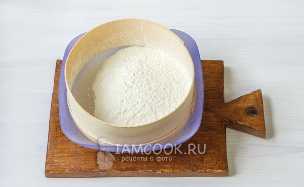 Просеять муку
