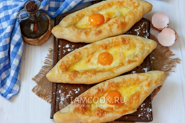 Рецепт хачапури по-аджарски «Лодочка»