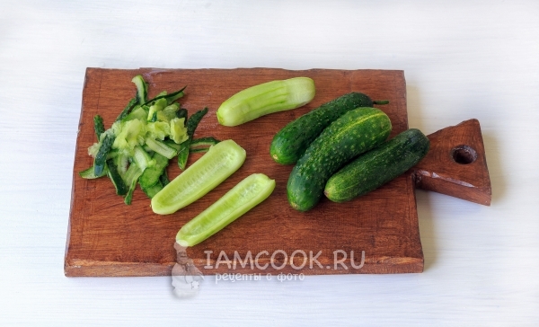 Почистить огурцы