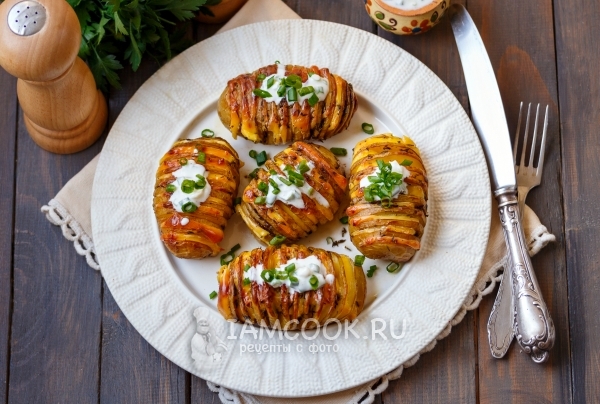 Фото картошки-гармошки с сыром в духовке