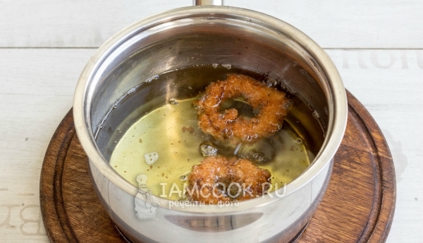 Пожарить кольца лука