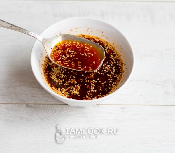 Размешать масло со специями