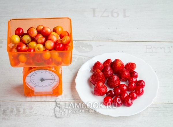 Подготовить черешню, вишню и клубнику