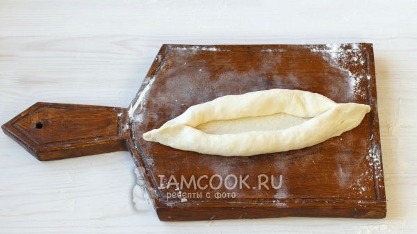 Завернуть края теста