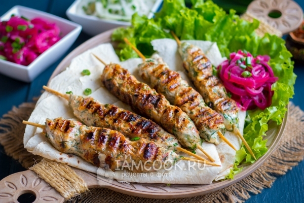 Рецепт люля-кебаба из курицы (из куриного фарша) в духовке и на сковороде