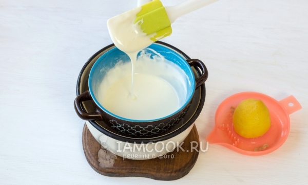 Нагреть масло с маршмэллоу