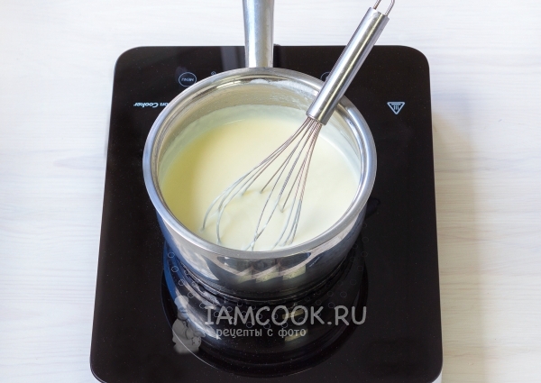 Влить молоко