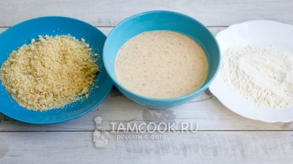 Подготовить панировку и кляр