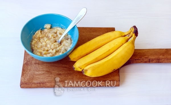 Размять вилкой бананы