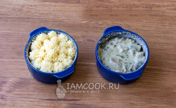 Положить на начинку картофель