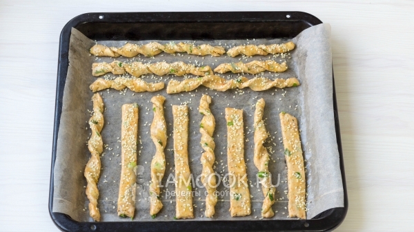 Посыпать кунжутом