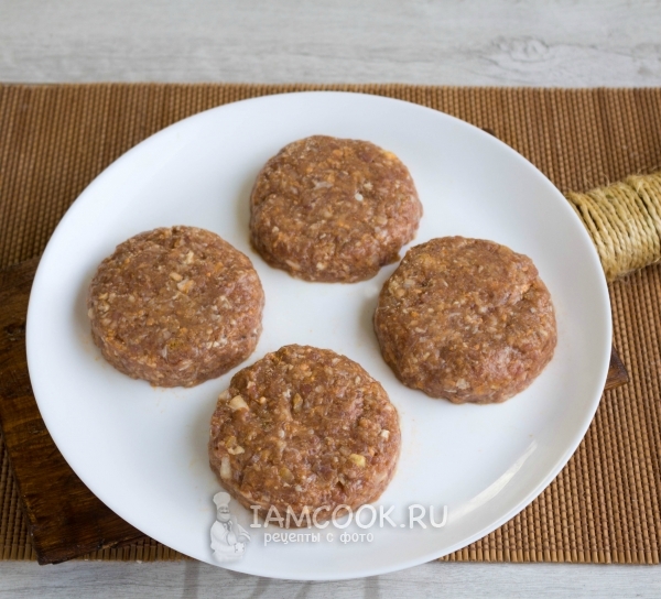 Сформировали котлеты