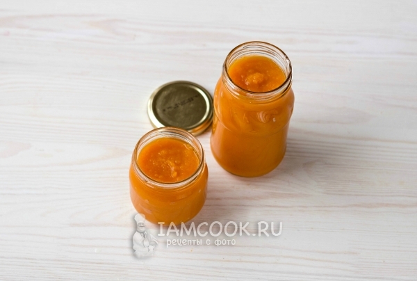 Переложить тыквенное пюре в банки