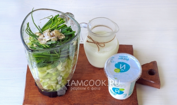 Добавить кефир и йогурт