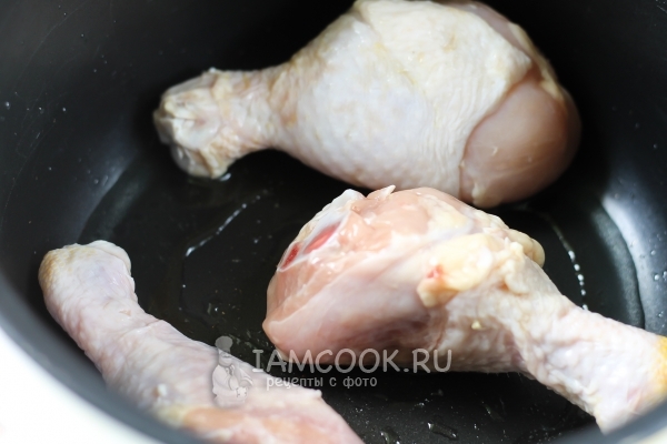 Обжарить курицу