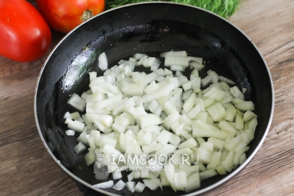 Обжарить лук