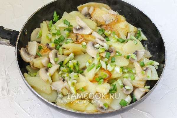 Положить зеленый лук