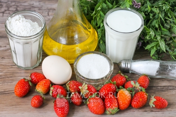 Ингредиенты для оладий с клубникой на кефире