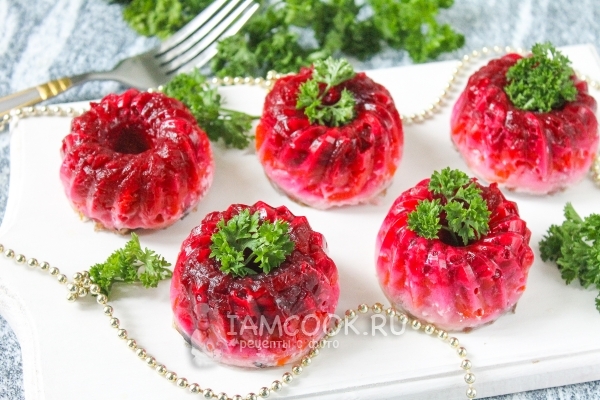 Рецепт заливной кильки под шубой