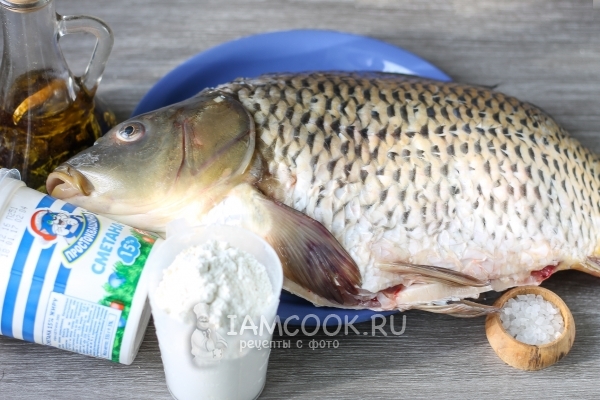 Ингредиенты для тушеной рыбы в сметане