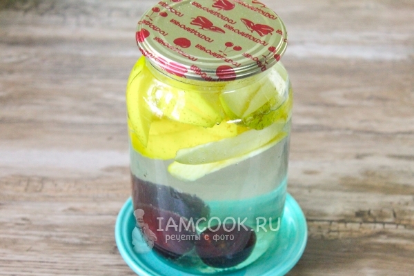 Залить фрукты кипятком