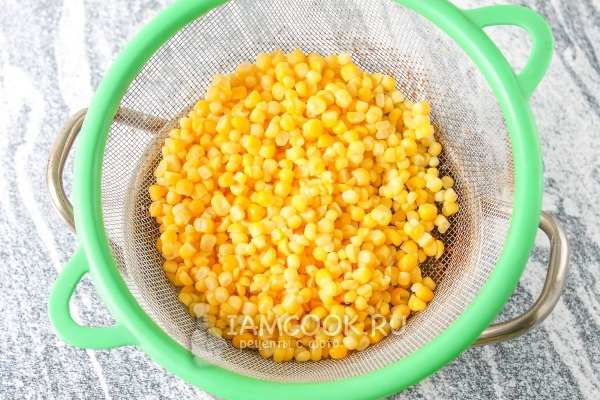 Откинуть зерна на дуршлаг