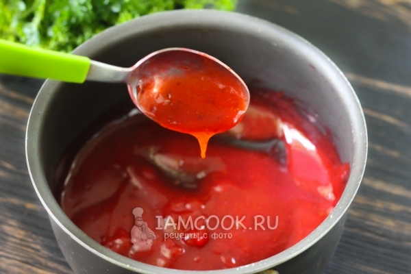 Фото соуса из красной смородины к мясу