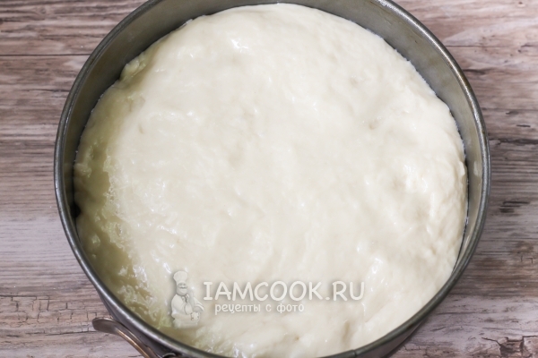 Залить яблоки тестом