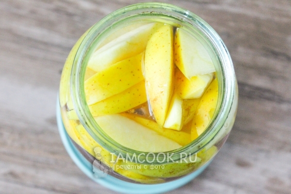 Залить банку сиропом