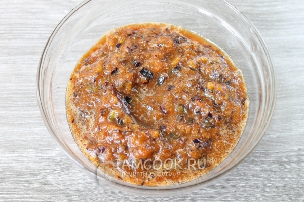 Пюрировать сливы блендером