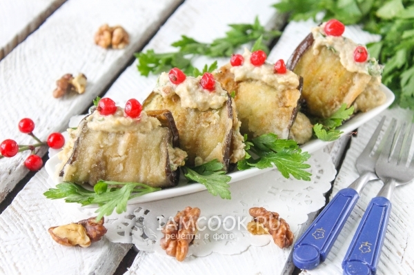 Фото рулетиков из баклажанов с грецкими орехами