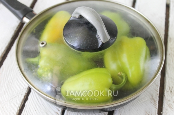 Накрыть сковороду крышкой