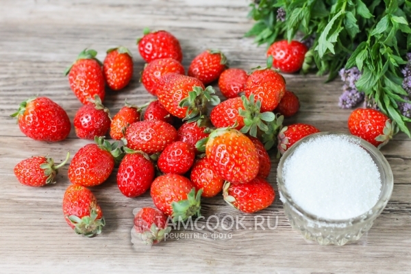 Ингредиенты для клубничного морса