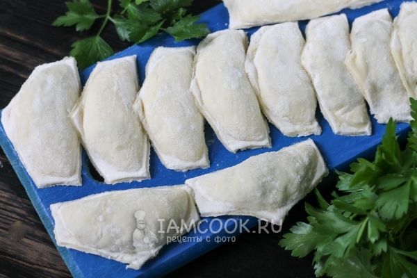 Слепить вареники