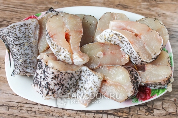 Порезать рыбу