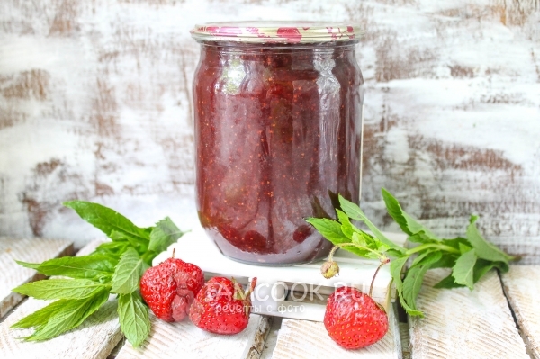 Фото конфитюра из клубники на зиму