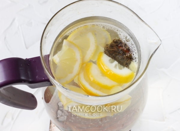 Влить горячую воду