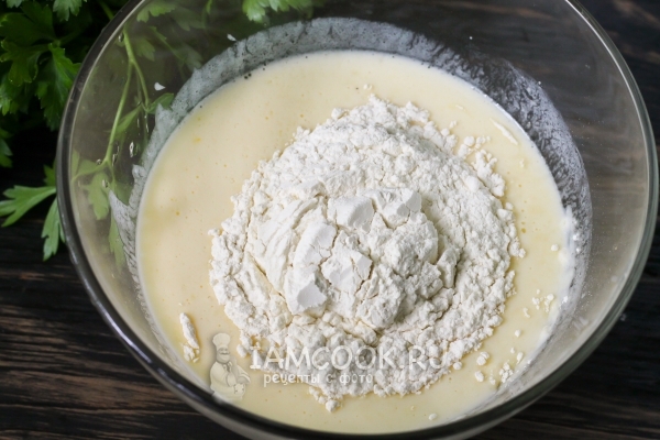 Всыпать муку