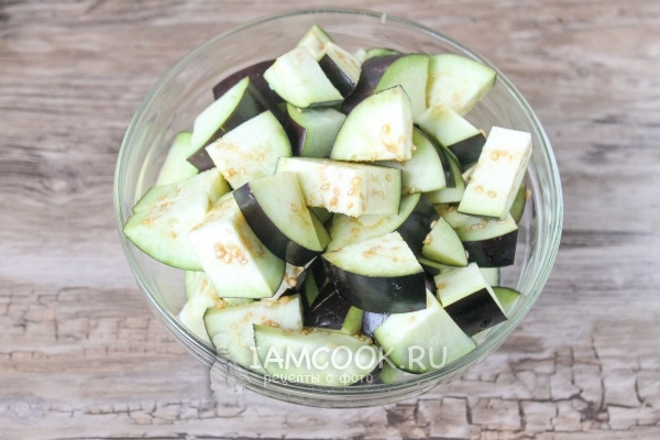 Порезать баклажаны