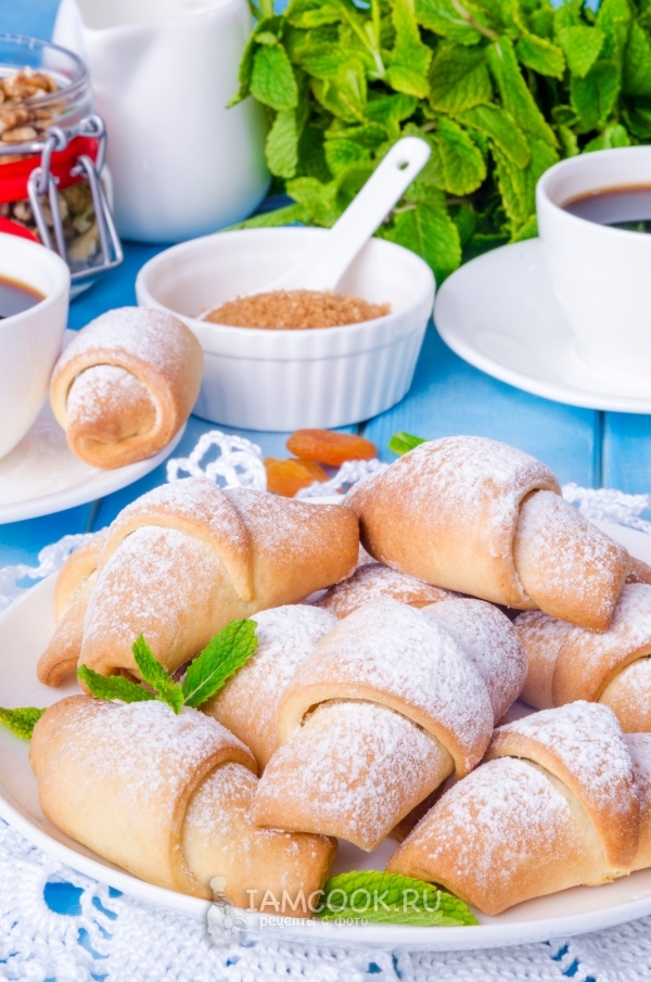 Фото рогаликов с сухофруктами и орехами