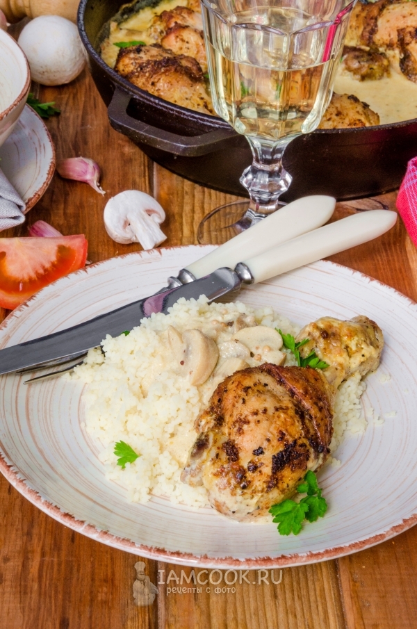 Рецепт куриных ножек с грибами в сливочно-винном соусе